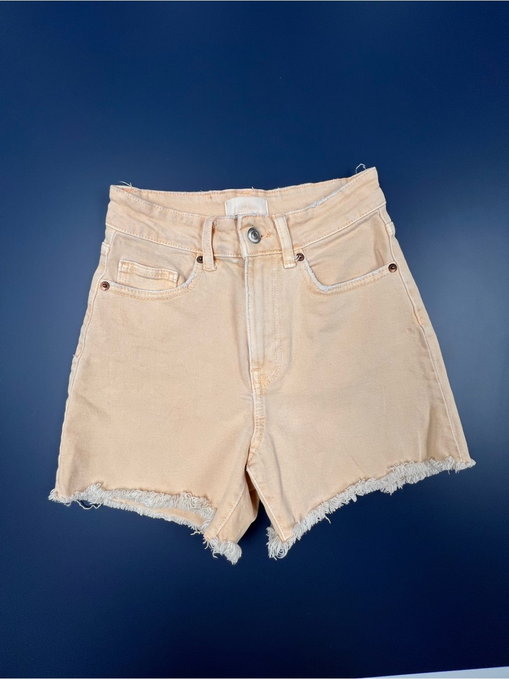 NEW H&M High-Rise Frayed Hem Denim Shorts Apricot